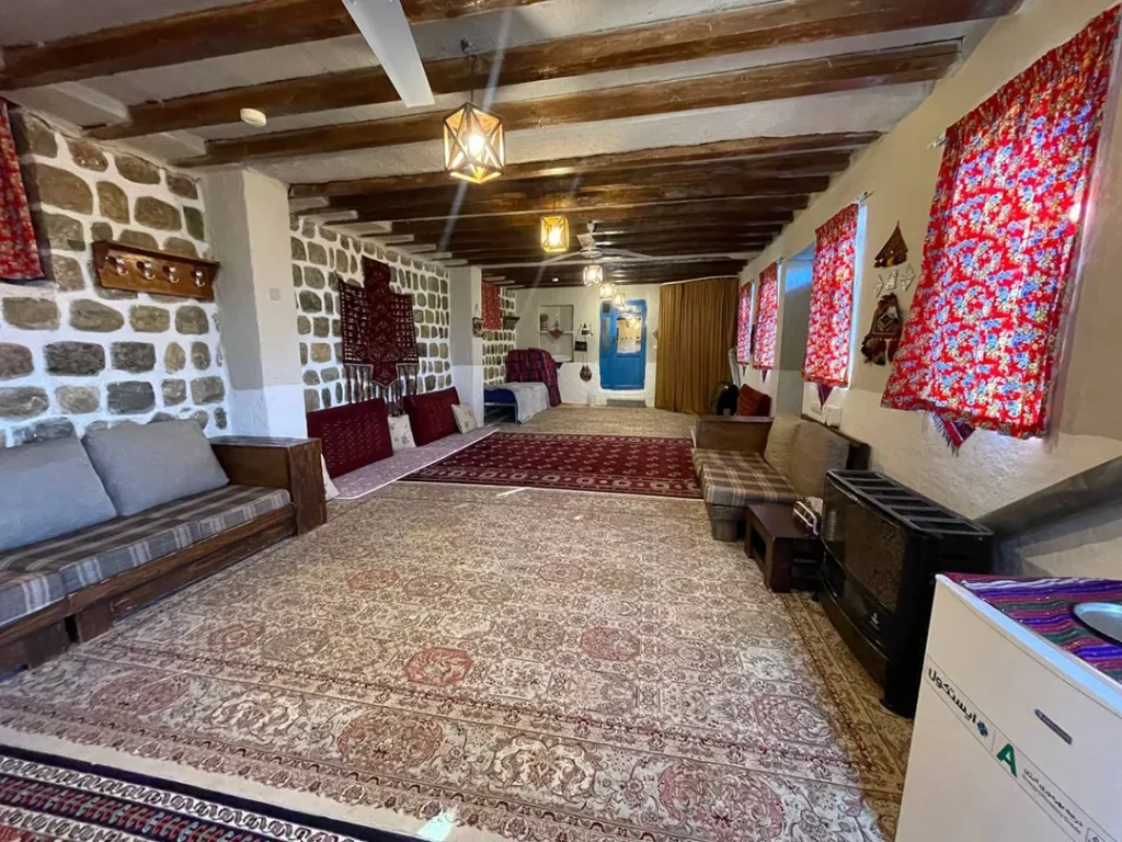 اتاق دورهمی اقامتگاه اکولوژ ساسنگ