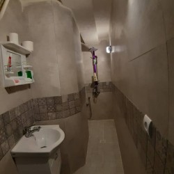سرویس بهداشتی اتاق نارون اقامتگاه اکولوژ ساسنگ