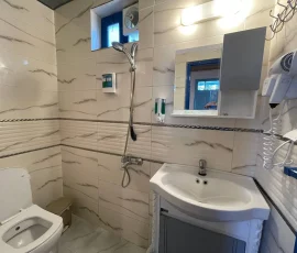 اتاق زربین اقامتگاه اکولوژ ساسنگ